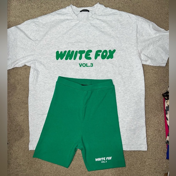 White Fox Boutique Volume 3 Tee Shirt & Biker Shorts - Picture 7 of 16